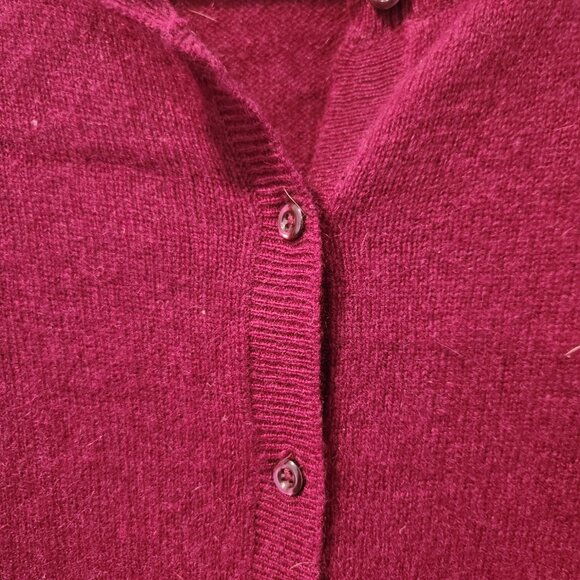 Lord & Taylor Cashmere Sweater in plum red - Picture 5 of 5